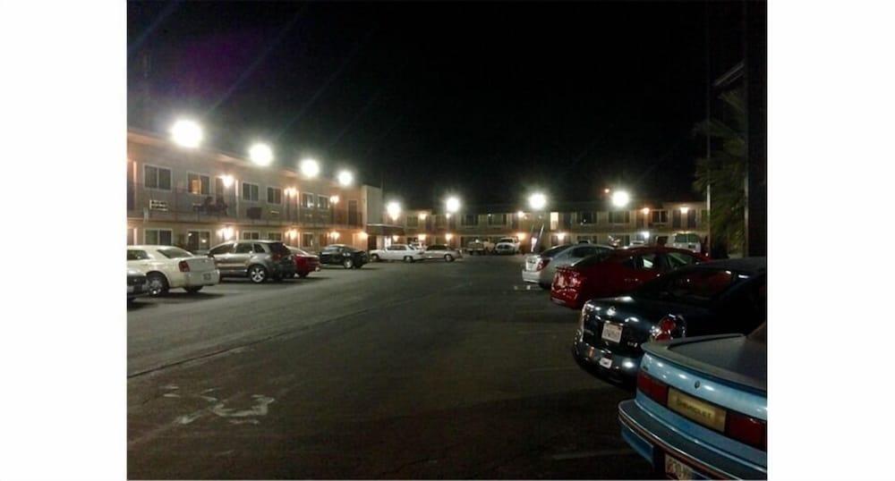 Parkway Inn فريسنو المظهر الخارجي الصورة