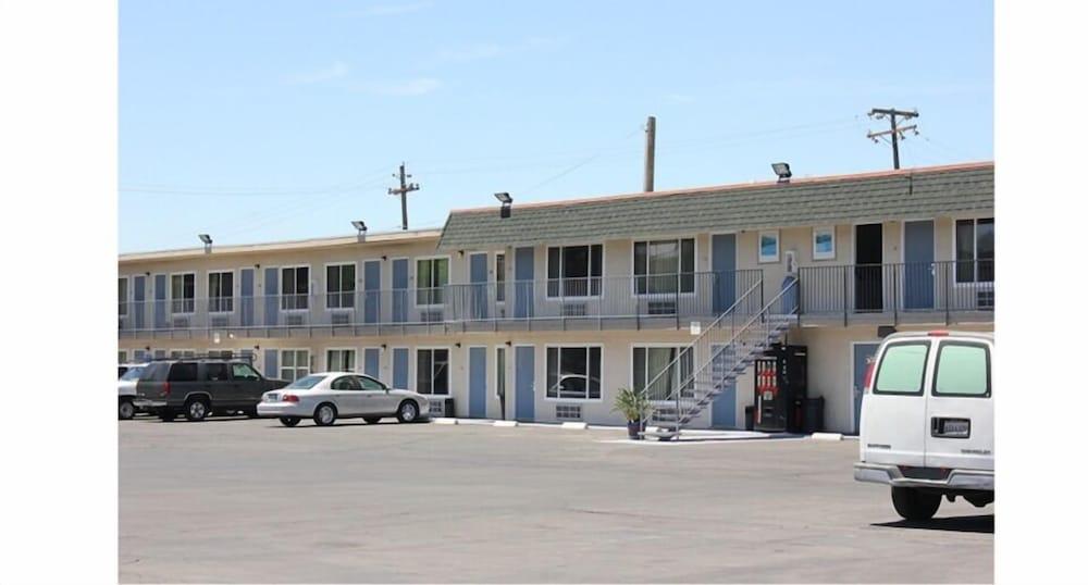 Parkway Inn فريسنو المظهر الخارجي الصورة