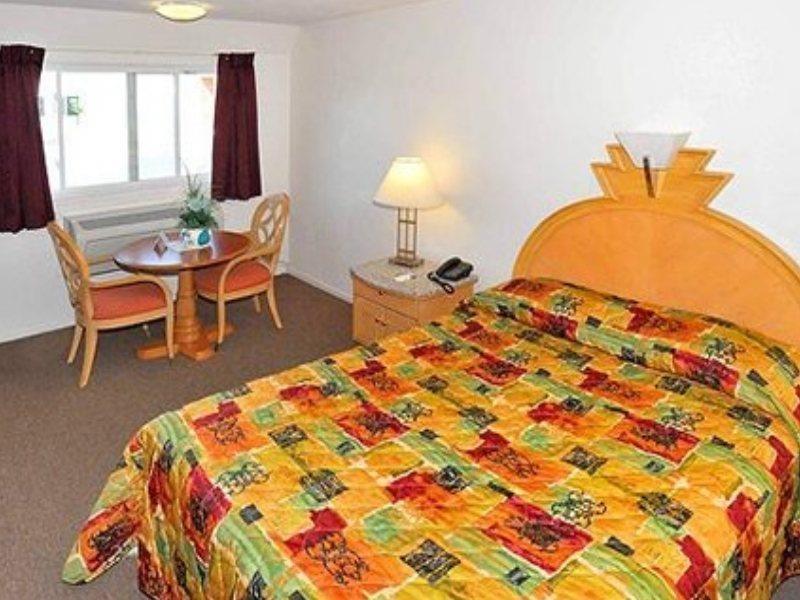Parkway Inn فريسنو المظهر الخارجي الصورة