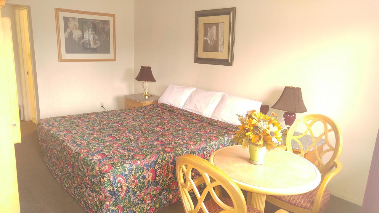 Parkway Inn فريسنو المظهر الخارجي الصورة