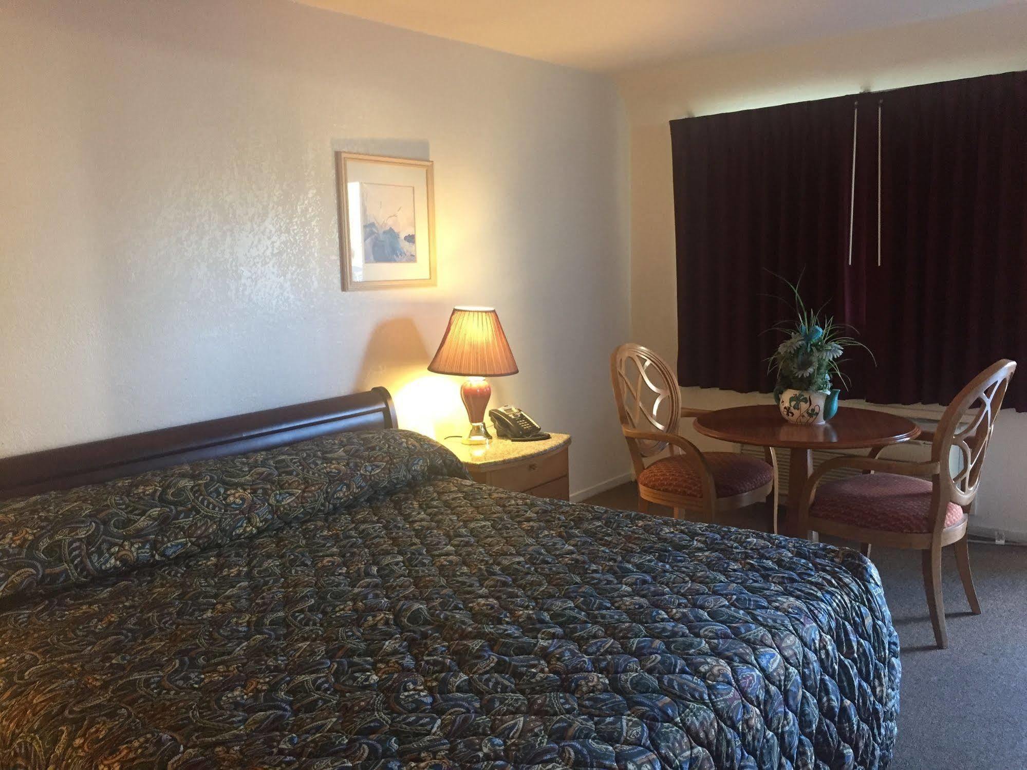 Parkway Inn فريسنو المظهر الخارجي الصورة